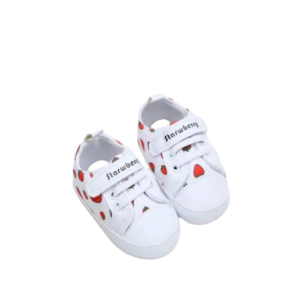 blouse wit met aardbeien met jeans ( te combineren met witte gympen met aardbeien)