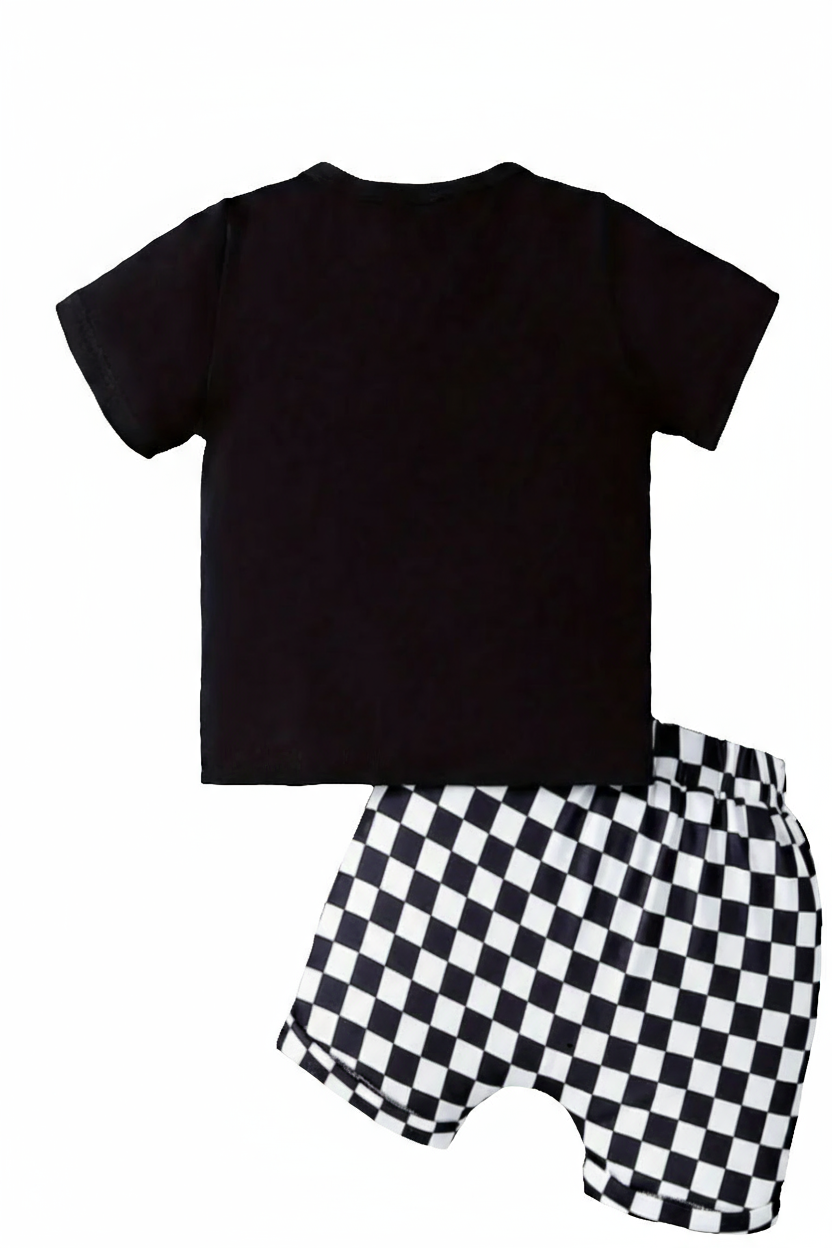 Set voor de zomer: shirt en short Urban / checkerboard stijl (evt. te combineren met de instapper Urban zwart)