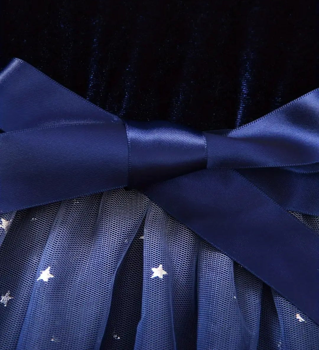 jurk voor Kerst velours met tule rok. Velours bovenzijde en tule rok met spikkels. De rok heeft een kleurverloop van licht naar donker.