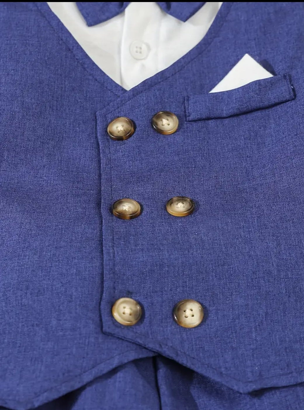 Kerstpak: kaki ,beige of marineblauw gilet met pantalon en strik met overhemd