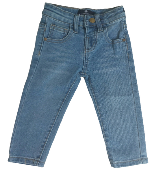 Stoere bleached denim.Het betreft een slimfit model