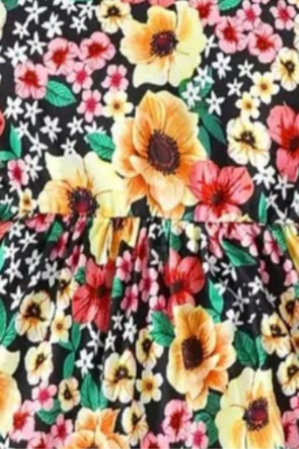 Denimlookset : shirt met bloemetjes en bijpassende broek