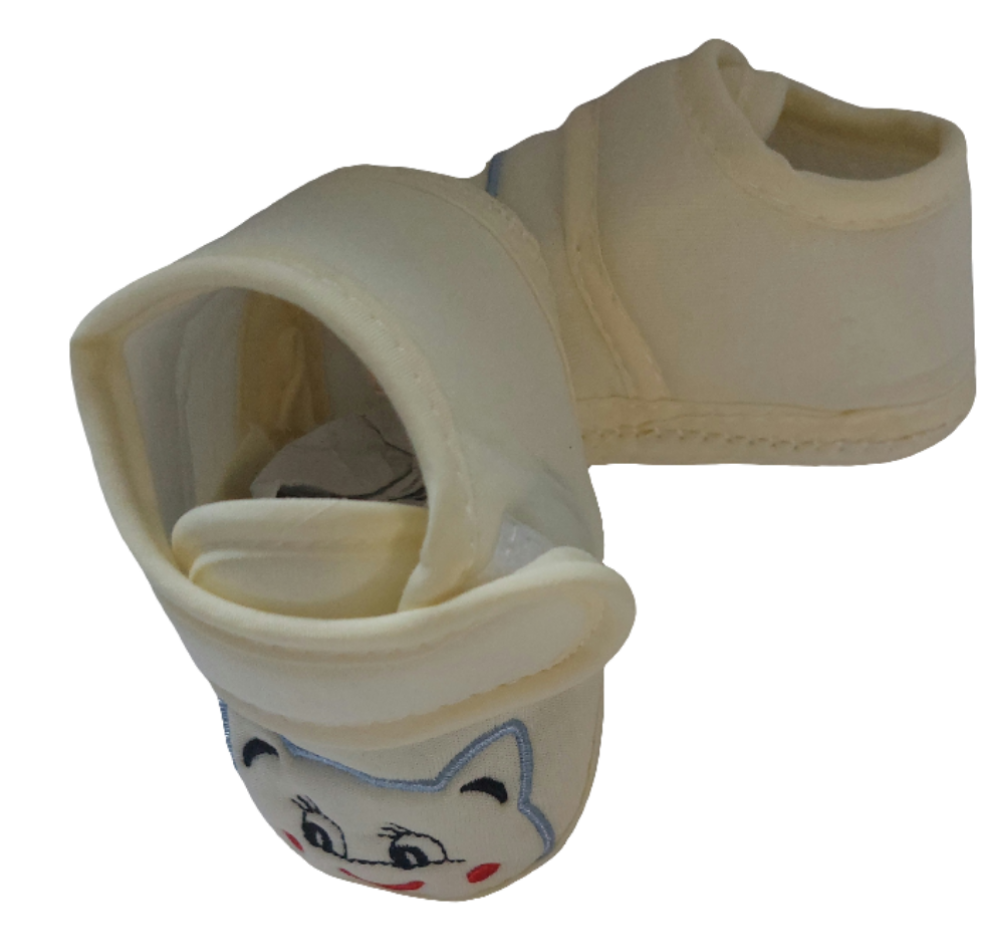 Slofjes crème met poesjes