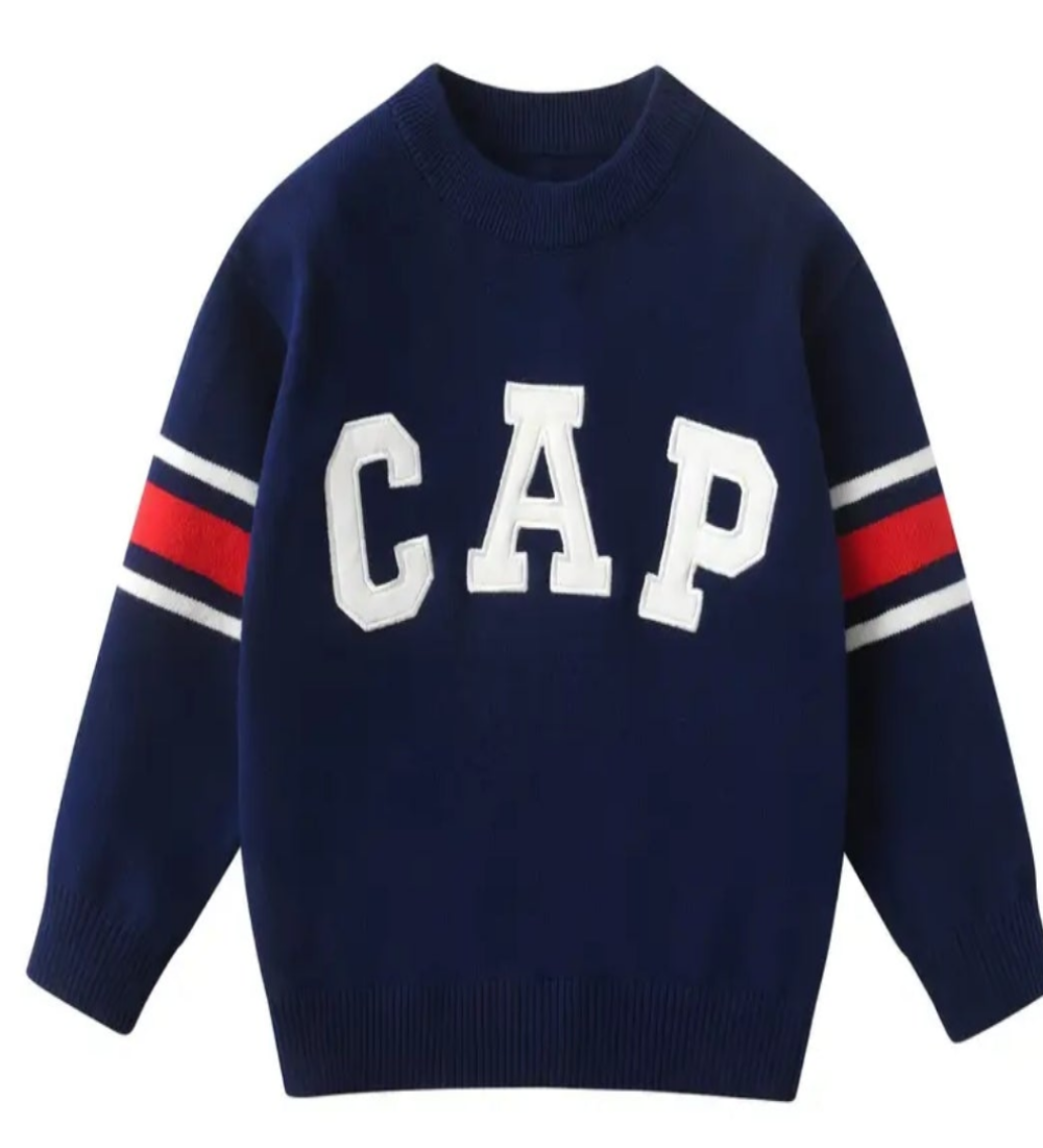 Dikke katoenen wintertrui. Marineblauw met strepen en op voorzijde CAP.