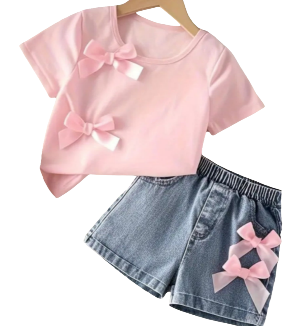 Shirt roze met strikjes en jeans short met strikjes 