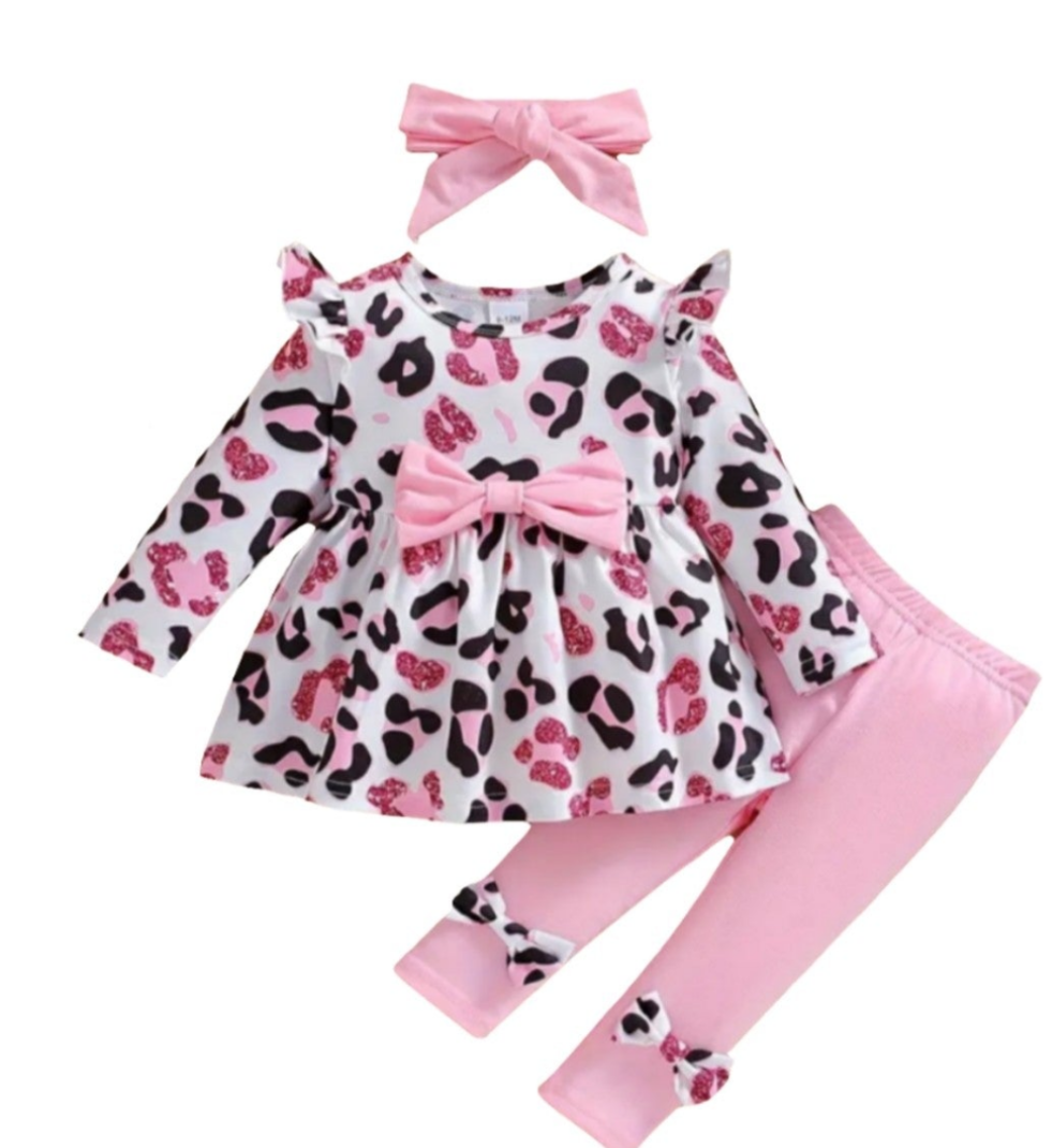 Blouse luipaardprint met strik en roze legging met strikjes