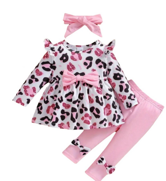 Blouse luipaardprint met strik en roze legging met strikjes