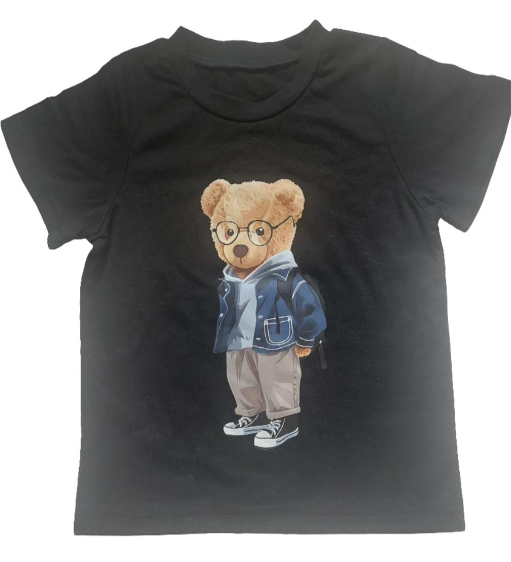 Tshirt zwart voor jongens: beer die naar school gaat 