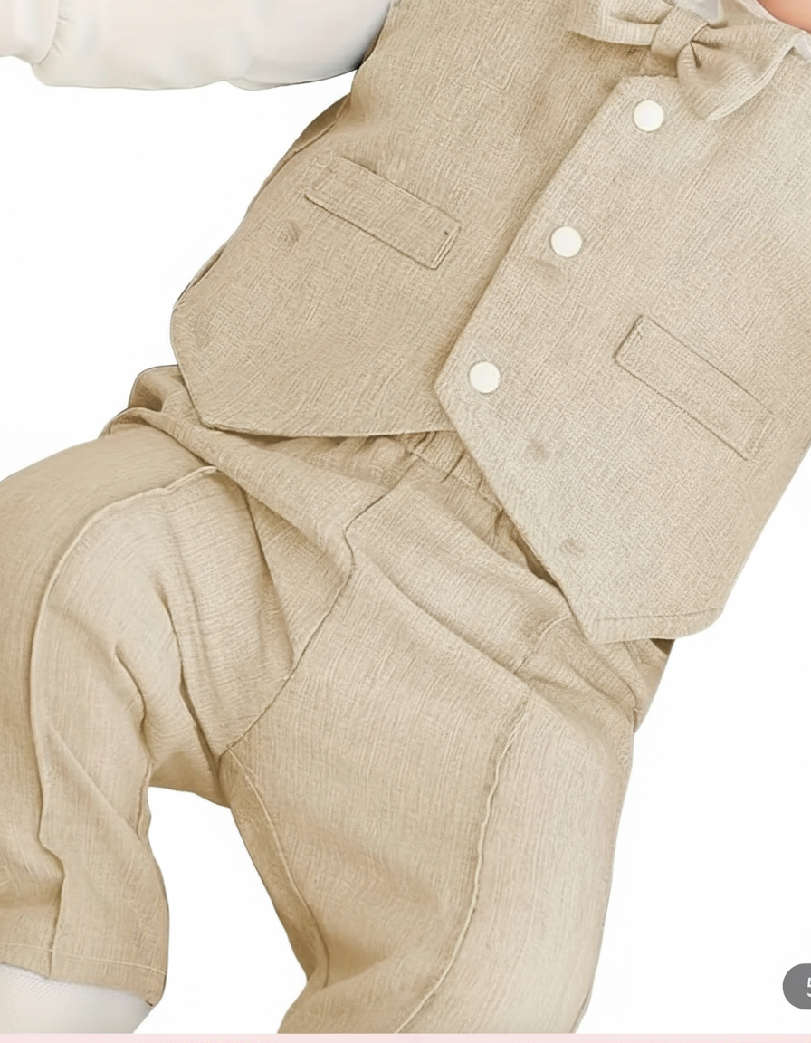 Kerstpak beige of lichtblauw: gilet,blouse en broek