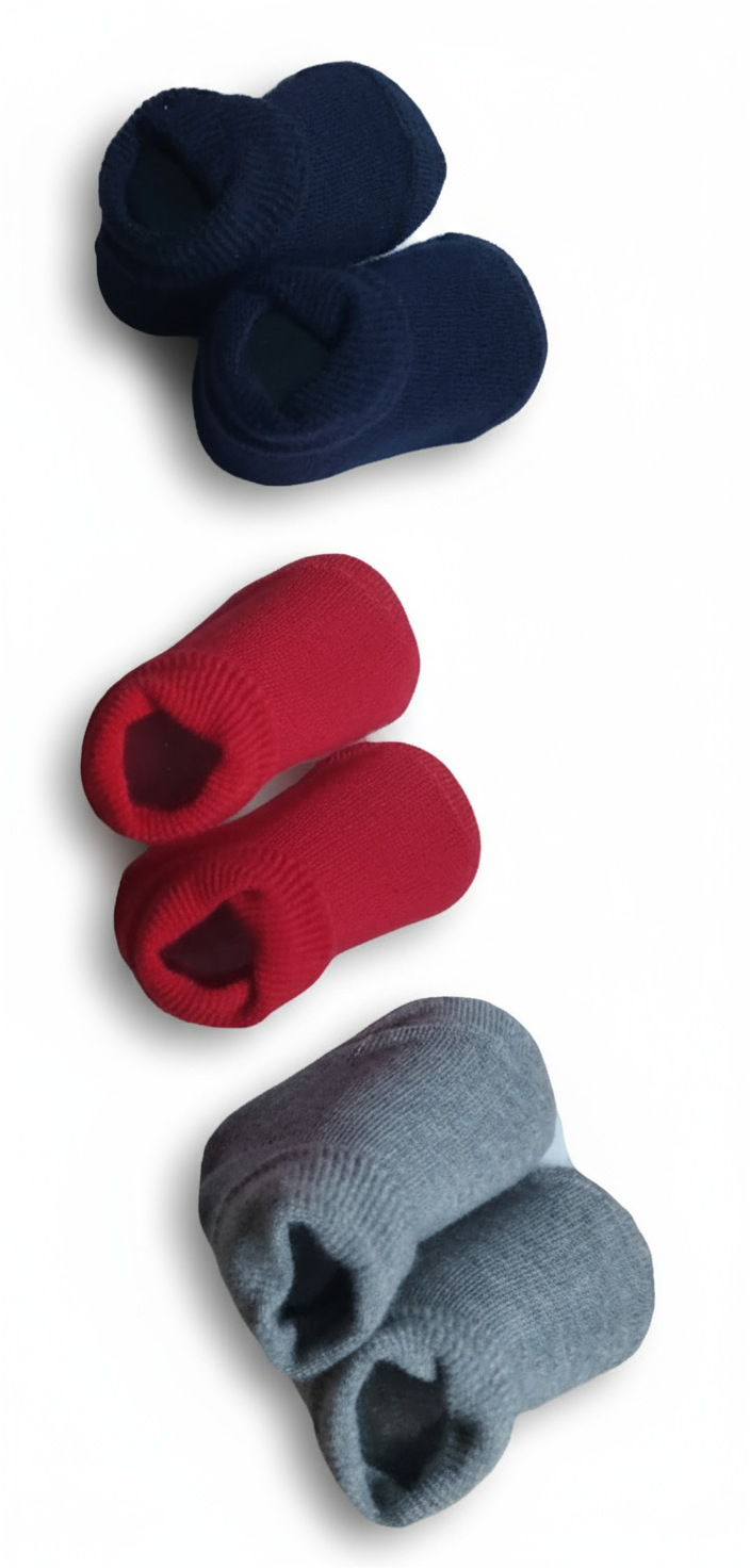 Luxe geschenkdoos met 6 paar assorti sokken van biologisch katoen voor  pasgeborene met OEKOTEX label