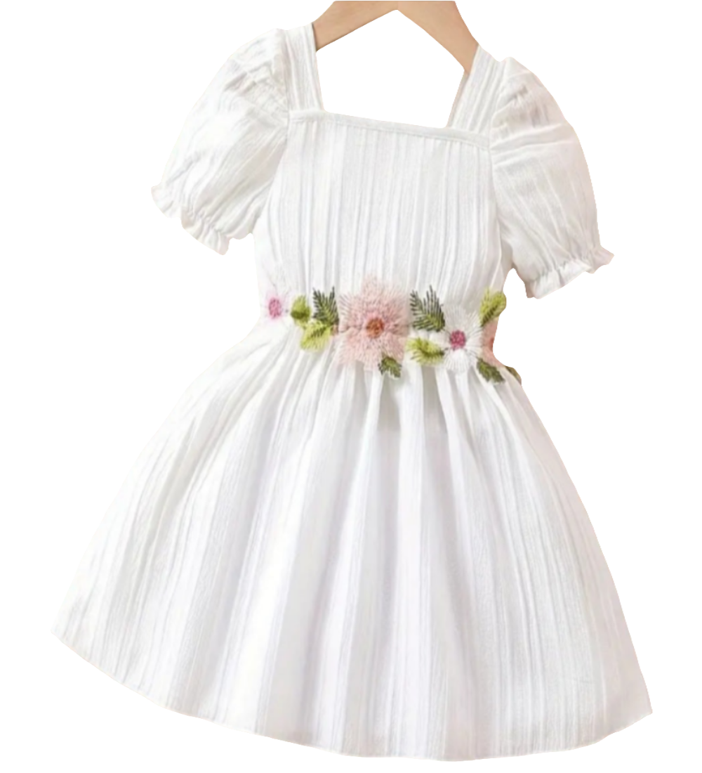 Jurkje wit met geborduurde bloemenrand 