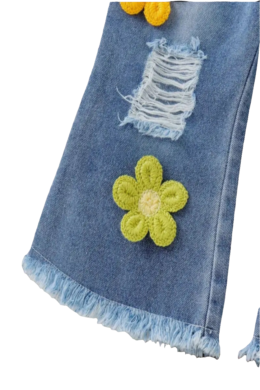 Set: Jeans met bloemen en witte sweater met bloem. eventueel te combineren met de gympen met bloem