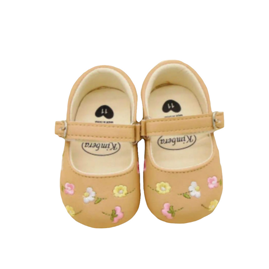 schoentjes beige met geborduurde bloemetjes