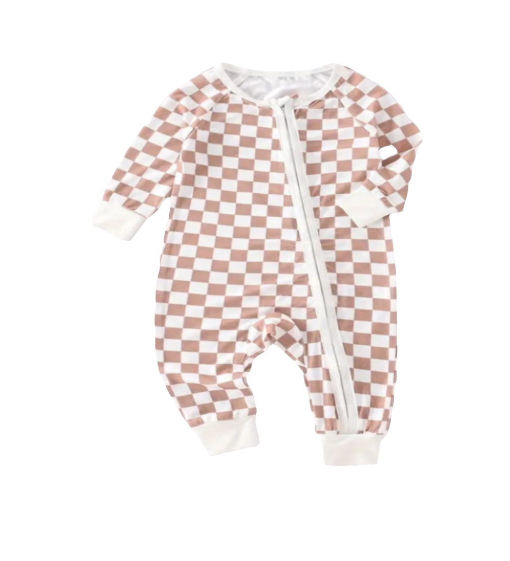 Bamboe Boxpak urban / checkerboard. te combineren met de instapper Urban beige. Deze kledingstukken zijn gemaakt van biologische bamboevezels die zorgen voor een ultrazachte aanraking, essentieel voor het comfort van de baby. 