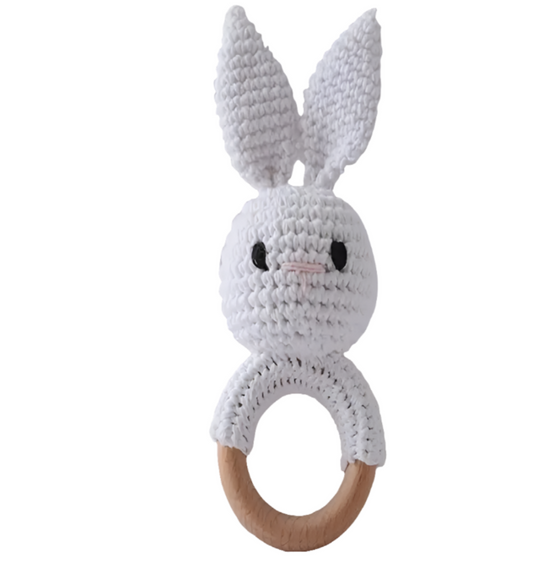 Houten handgemaakt konijn rammelaar ( 3 soorten)