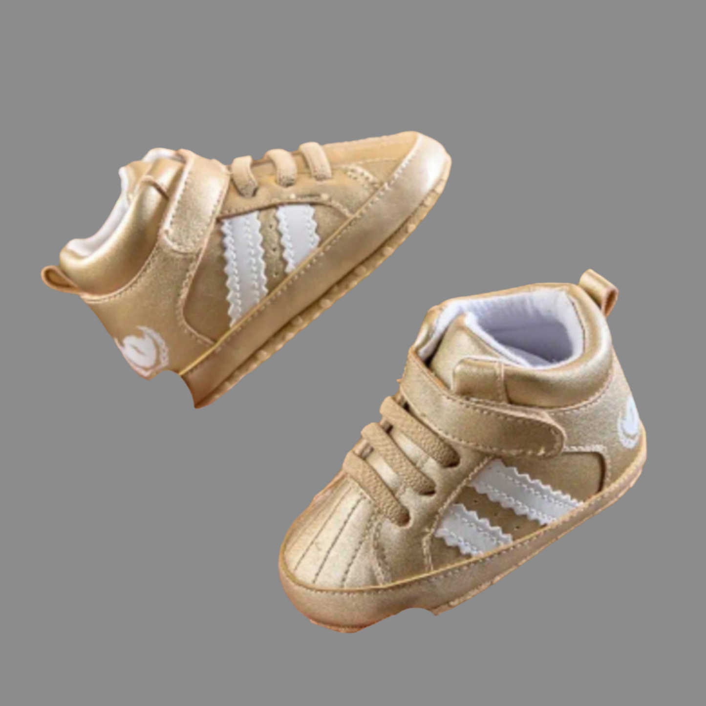 Roze body met tekst BABE en pantalon met wijde pijpen ( leuk te combineren met de gouden gympen)