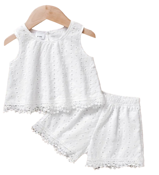 Set: Shirt met short van broderie met kant (te combineren met de broderie schoentjes)