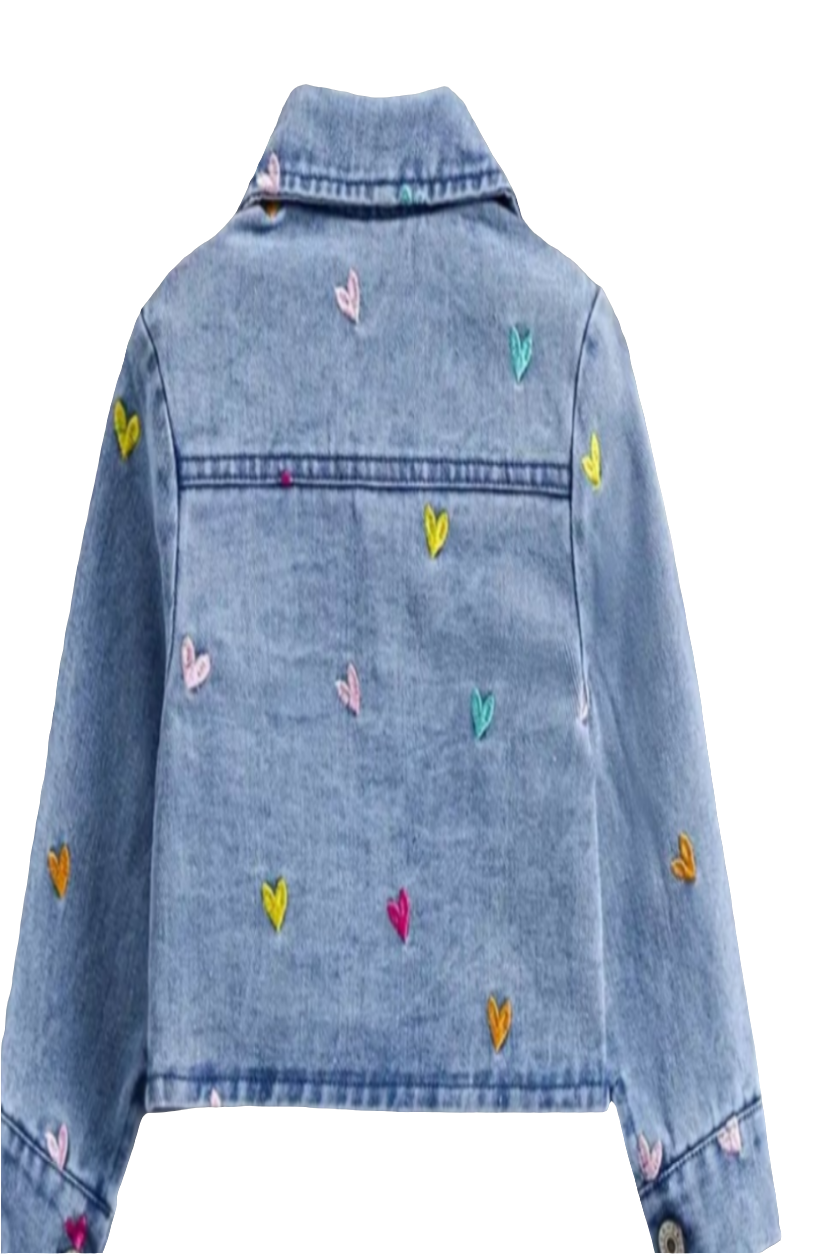 Denim jack met geborduurde hartjes ( leuk te combineren met jeans met hartjes)