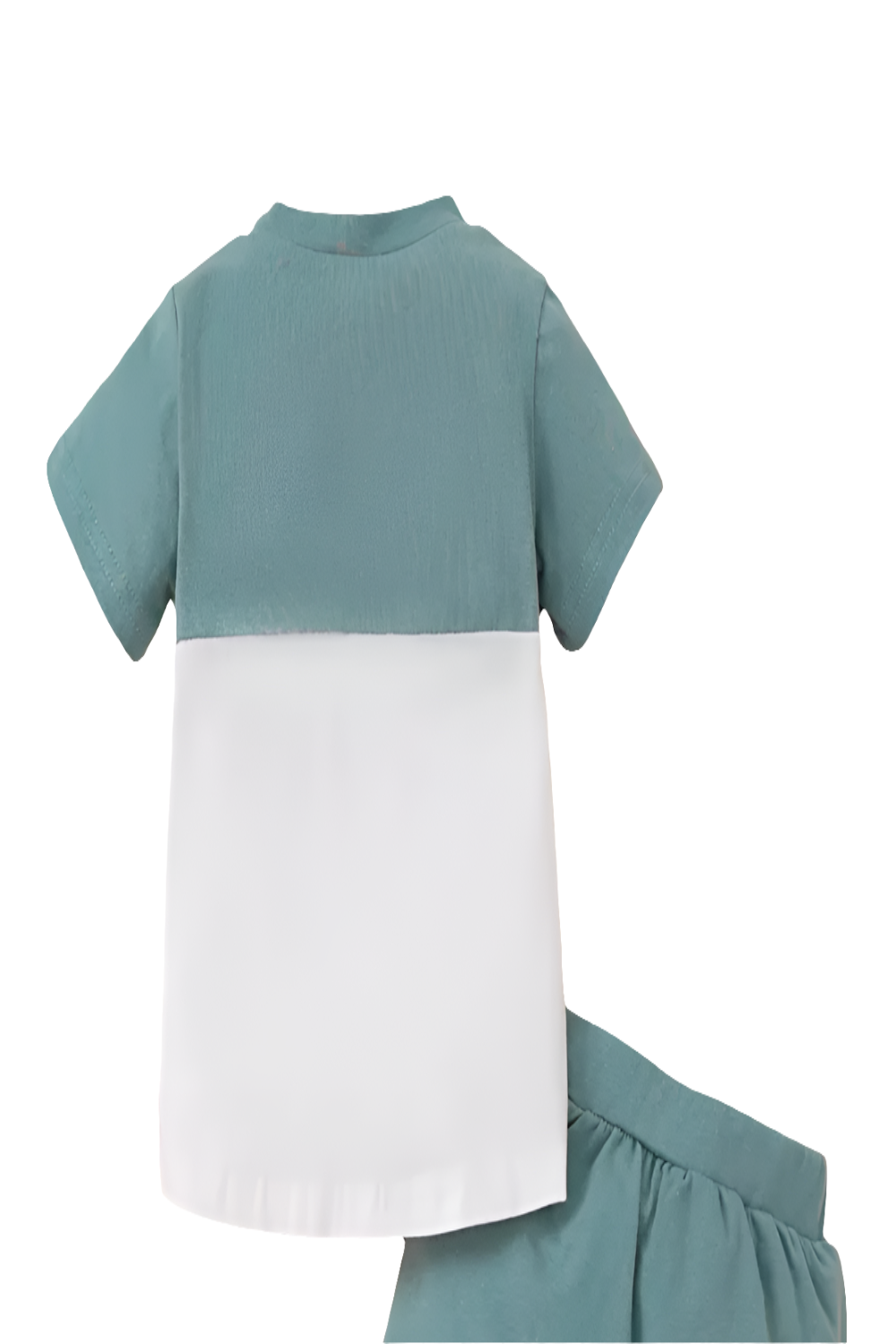 Set:shirt groen met wit met bruin zakje en short groen