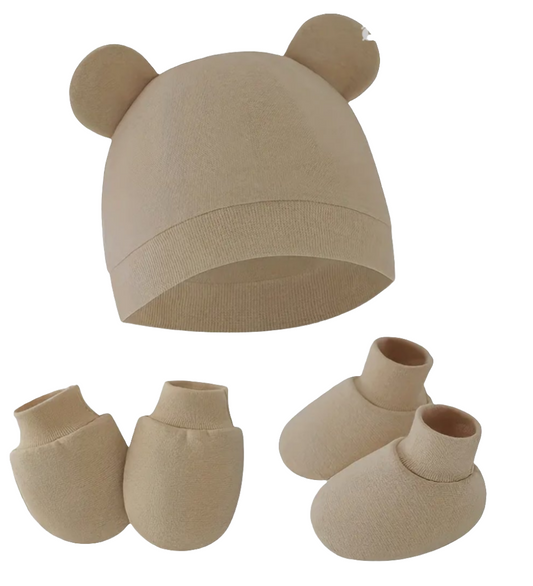 mutsjes met wantjes en sokjes div. kleuren