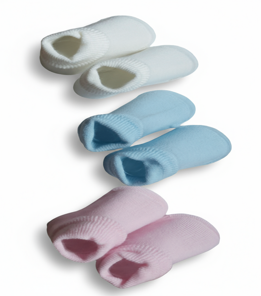 Luxe geschenkdoos met 6 paar assorti sokken van biologisch katoen voor  pasgeborene met OEKOTEX label