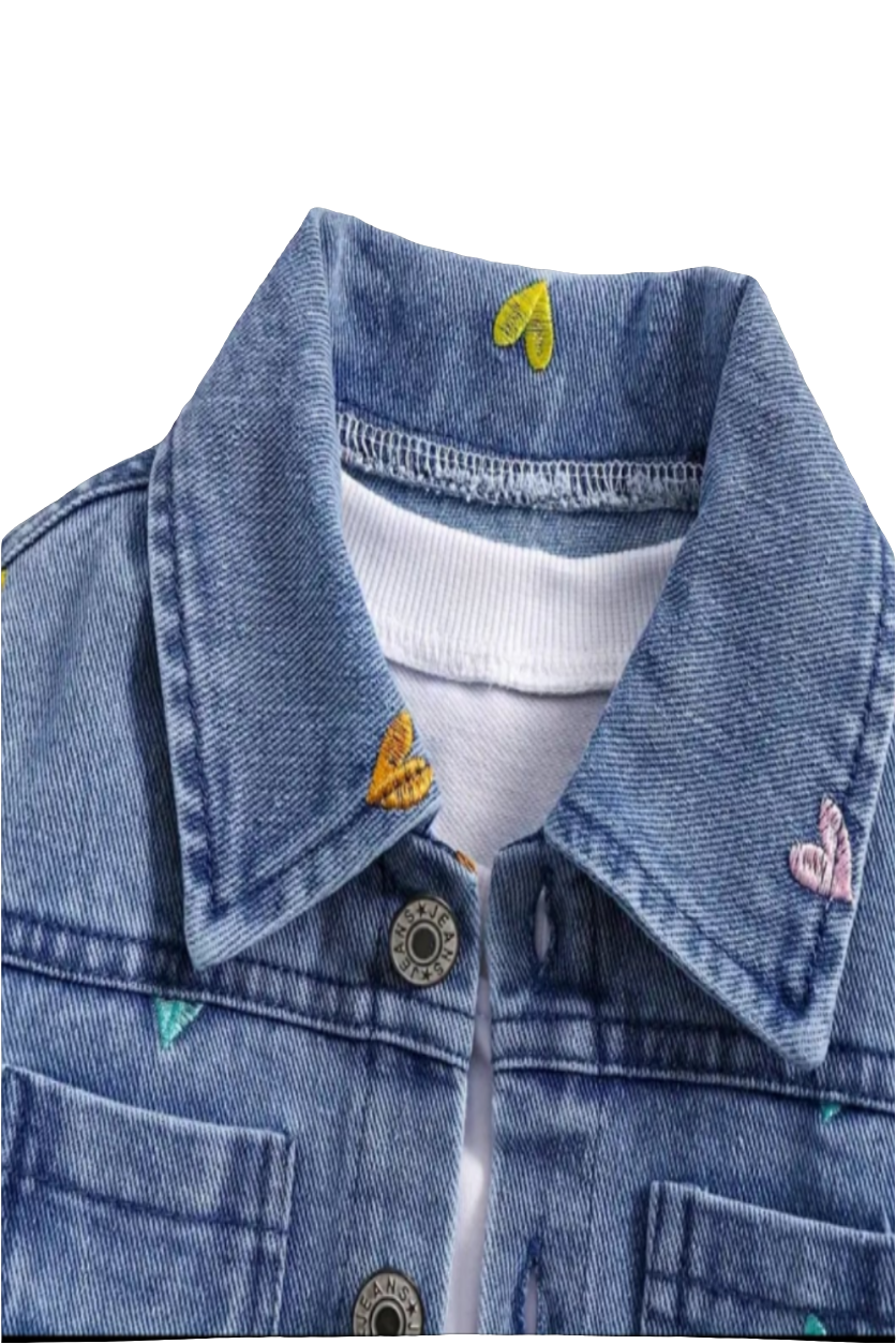 Denim jack met geborduurde hartjes ( leuk te combineren met jeans met hartjes)