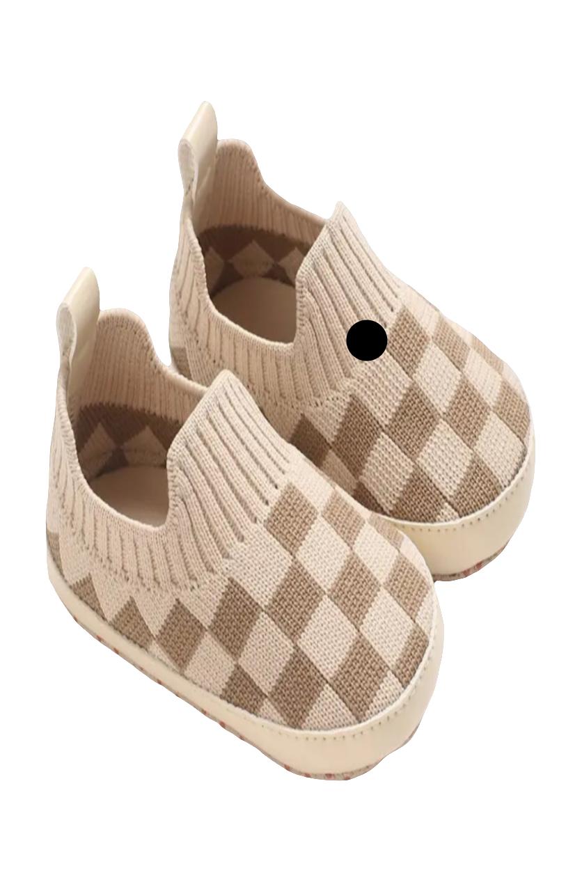 Set voor de zomer: urban / checkerboard  T-shirt met short. Eventueel te combineren met de instapper Urban beige.