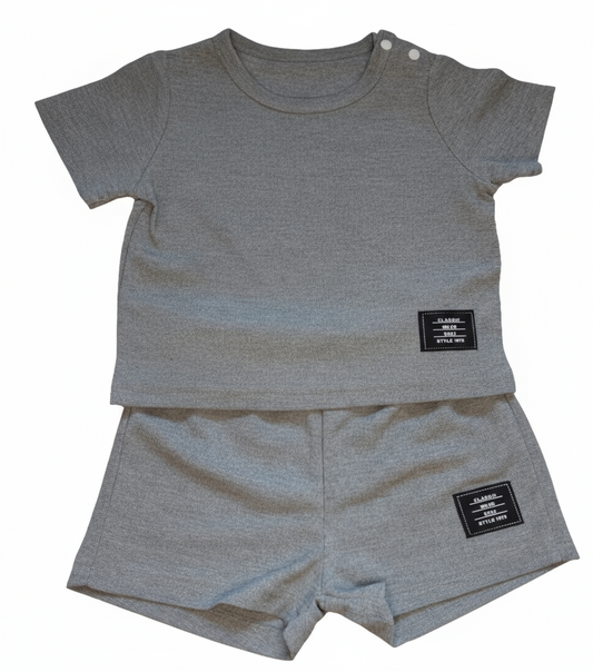 Set: shirt met short grijs ( Ook in groen en beige verkrijgbaar)