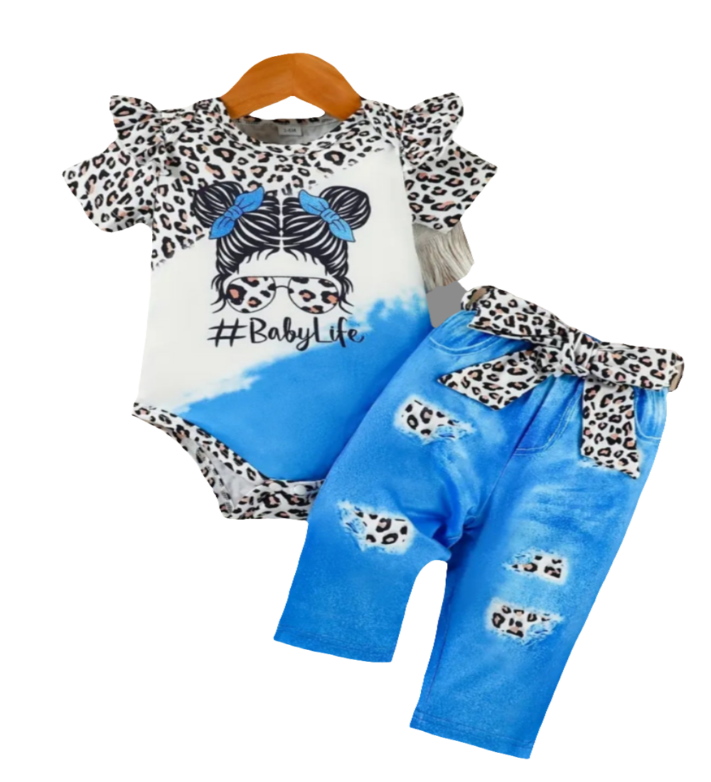 body wit met panterlook en broek in jeanslook