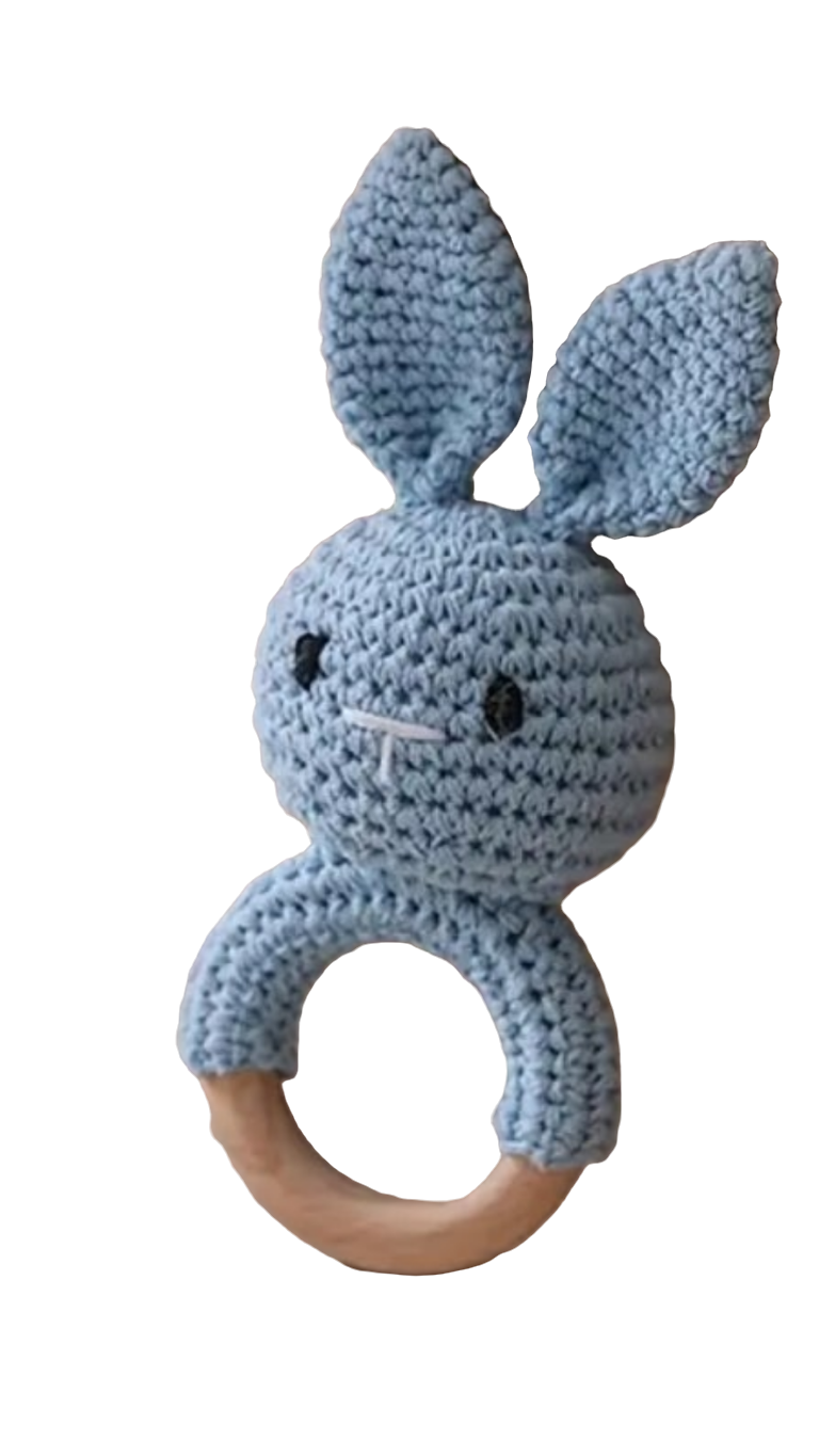 Houten handgemaakt konijn rammelaar ( 3 soorten)