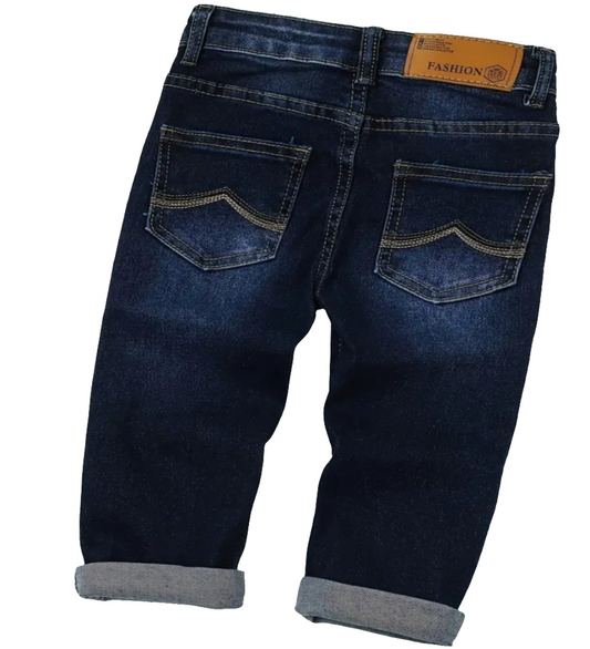 Comfortabele en duurzame spijkerbroek voor kinderen. Gemaakt van hoogwaardige denim stof. 