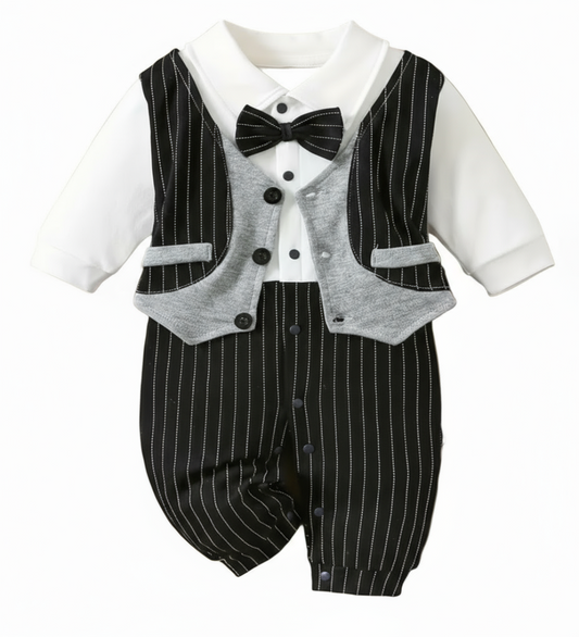 Boxpak "Mijn eerste smoking" zwartgrijs gilet met krijtstreepbroek en zwarte vlinderdas