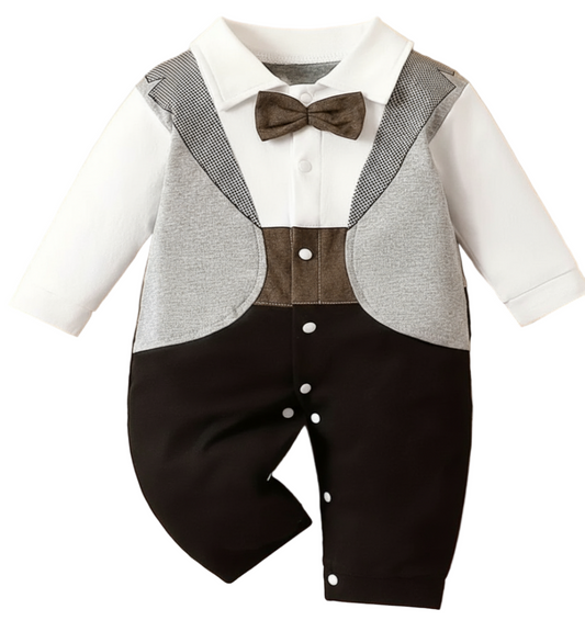 Boxpak "Mijn eerste smoking "lichtgrijs jasje zwarte broek en zwarte vlinderdas