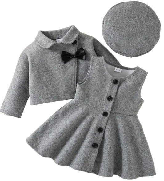 Jurk met jasje en baret. Speciaal voor de Herfst en winter.