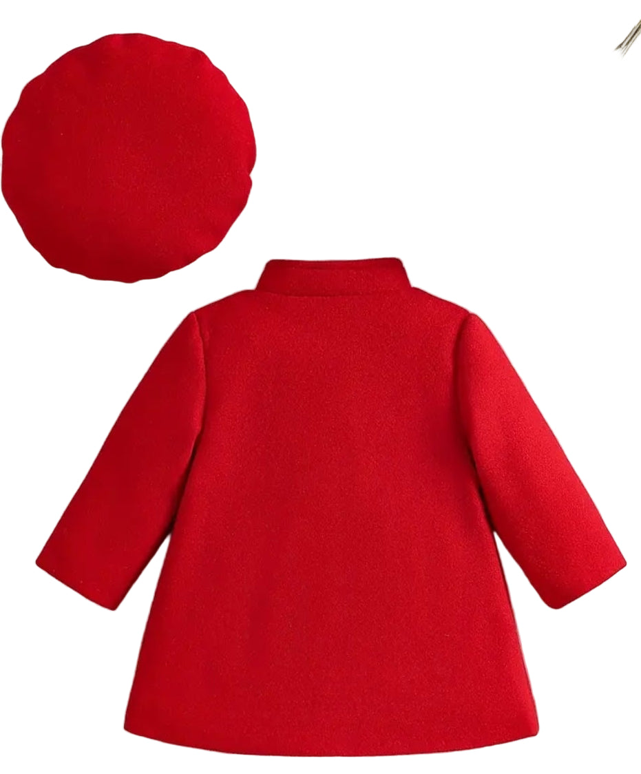 jasje helder rood  met strikje bij de hals met bijpassend baret