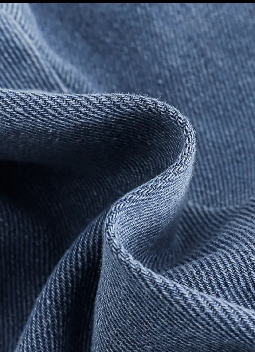 blouse wit met aardbeien met jeans ( te combineren met witte gympen met aardbeien)