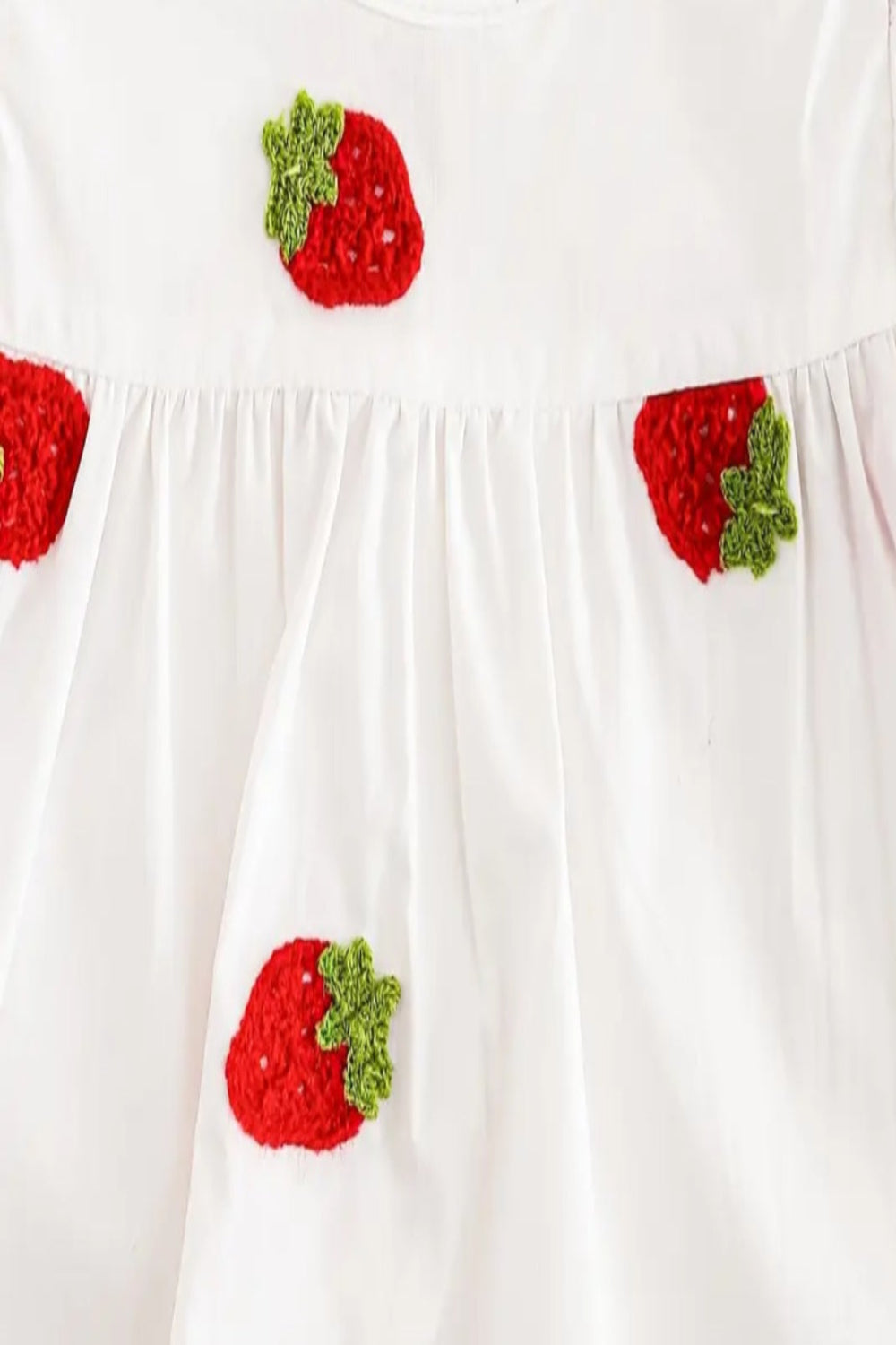 blouse wit met aardbeien met jeans ( te combineren met witte gympen met aardbeien)