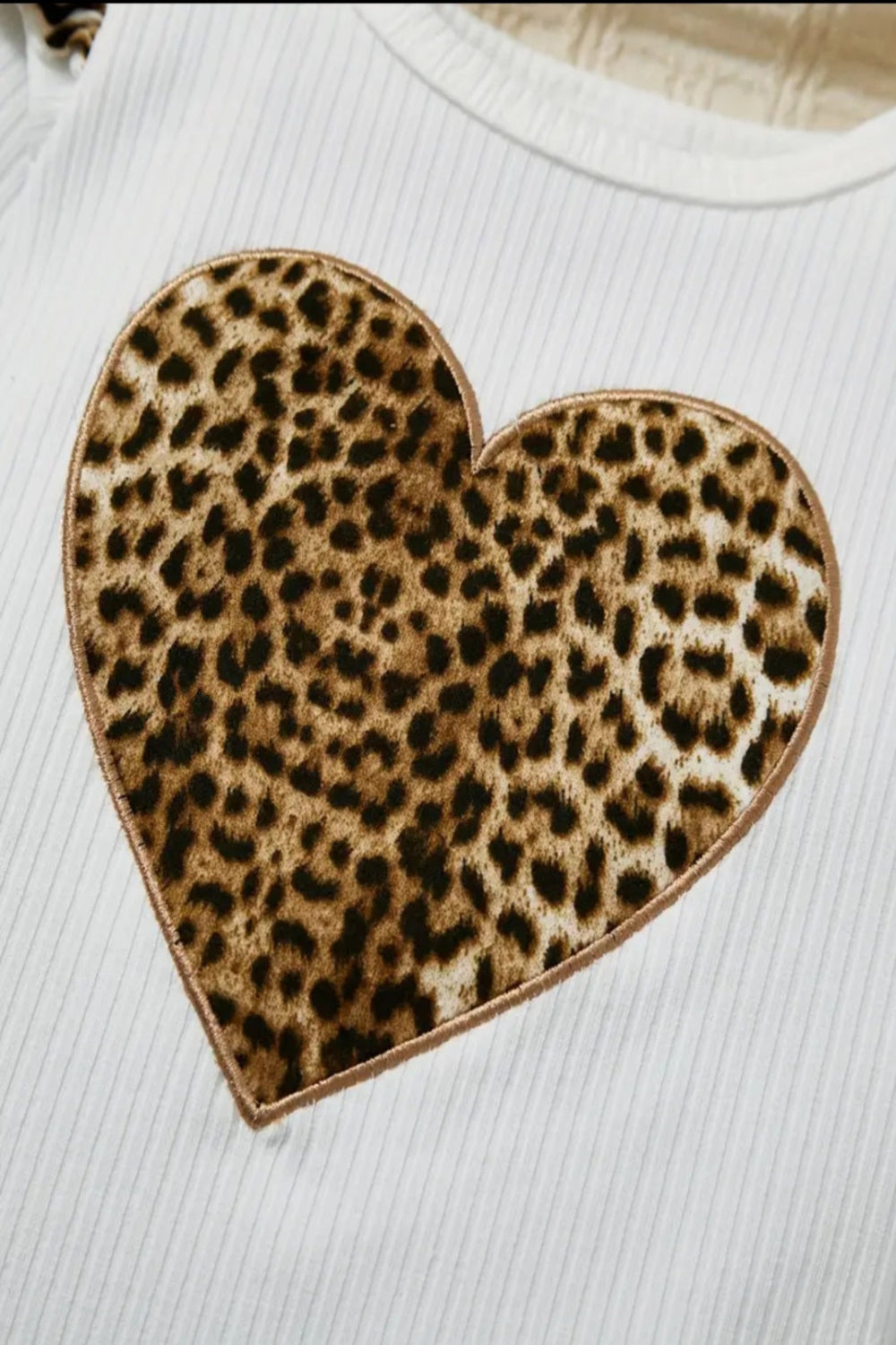 Body wit met hart in panterprint  en broek