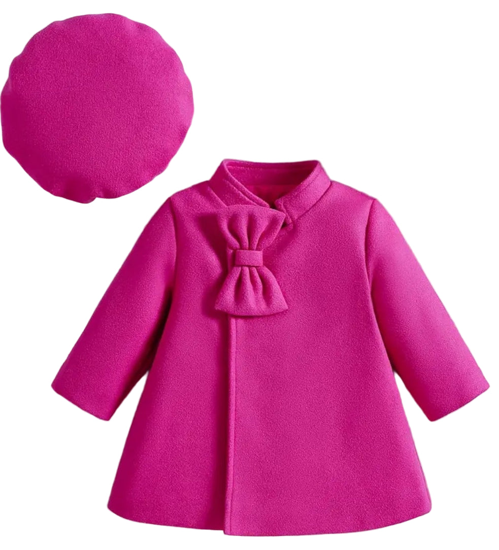 jasje met strik bij de hals met bijpassend baret. In rood, beige of fuchsia leverbaar