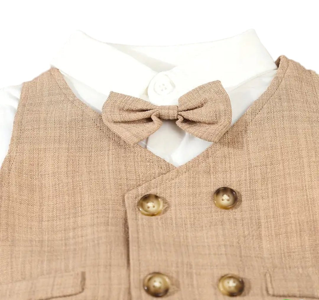 Kerstpak: kaki ,beige  of marineblauw gilet met pantalon en strik met overhemd