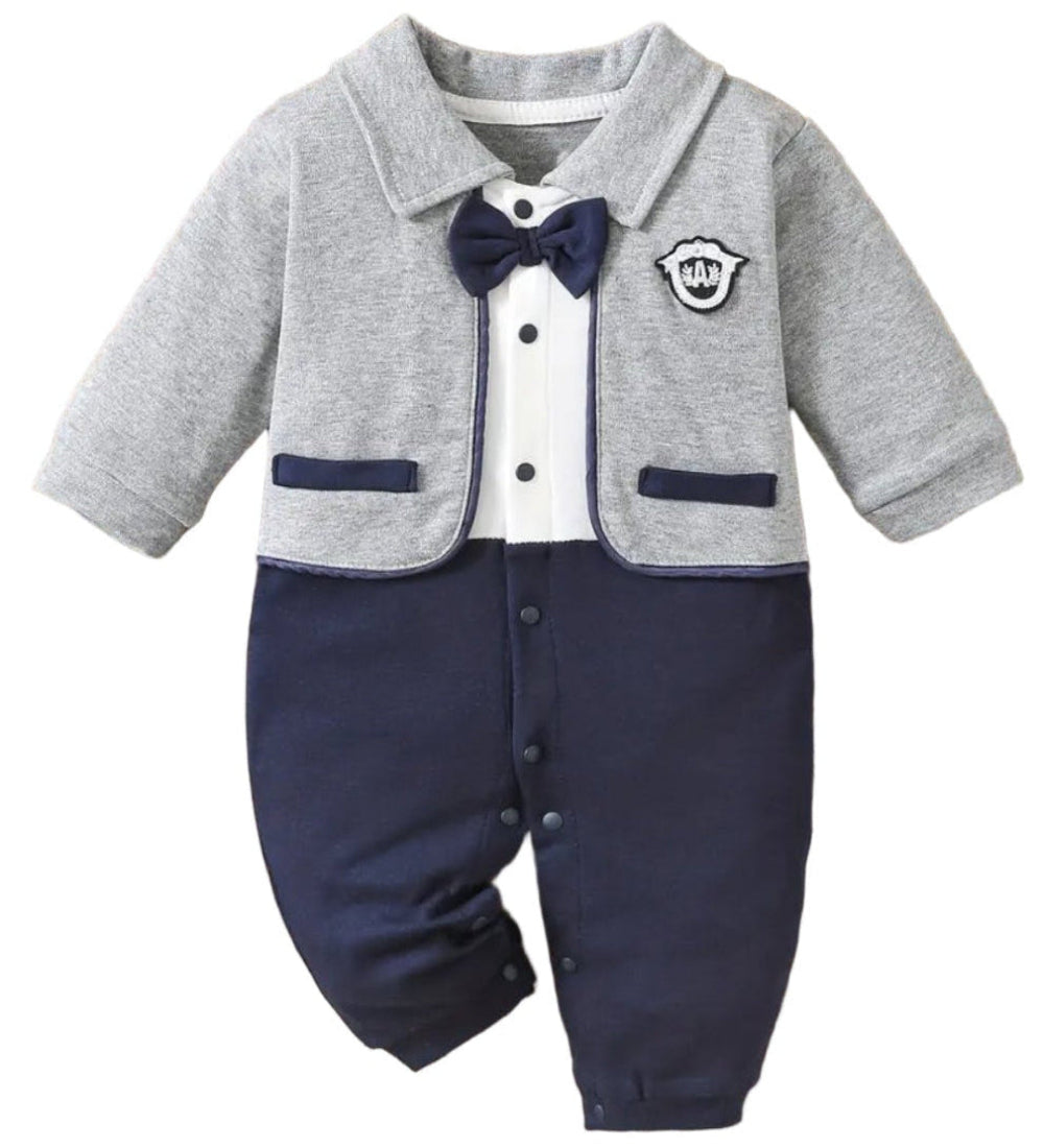 Boxpak "Mijn eerste kerstkostuum" grijs jasje en marineblauwe broek met vlinderdas